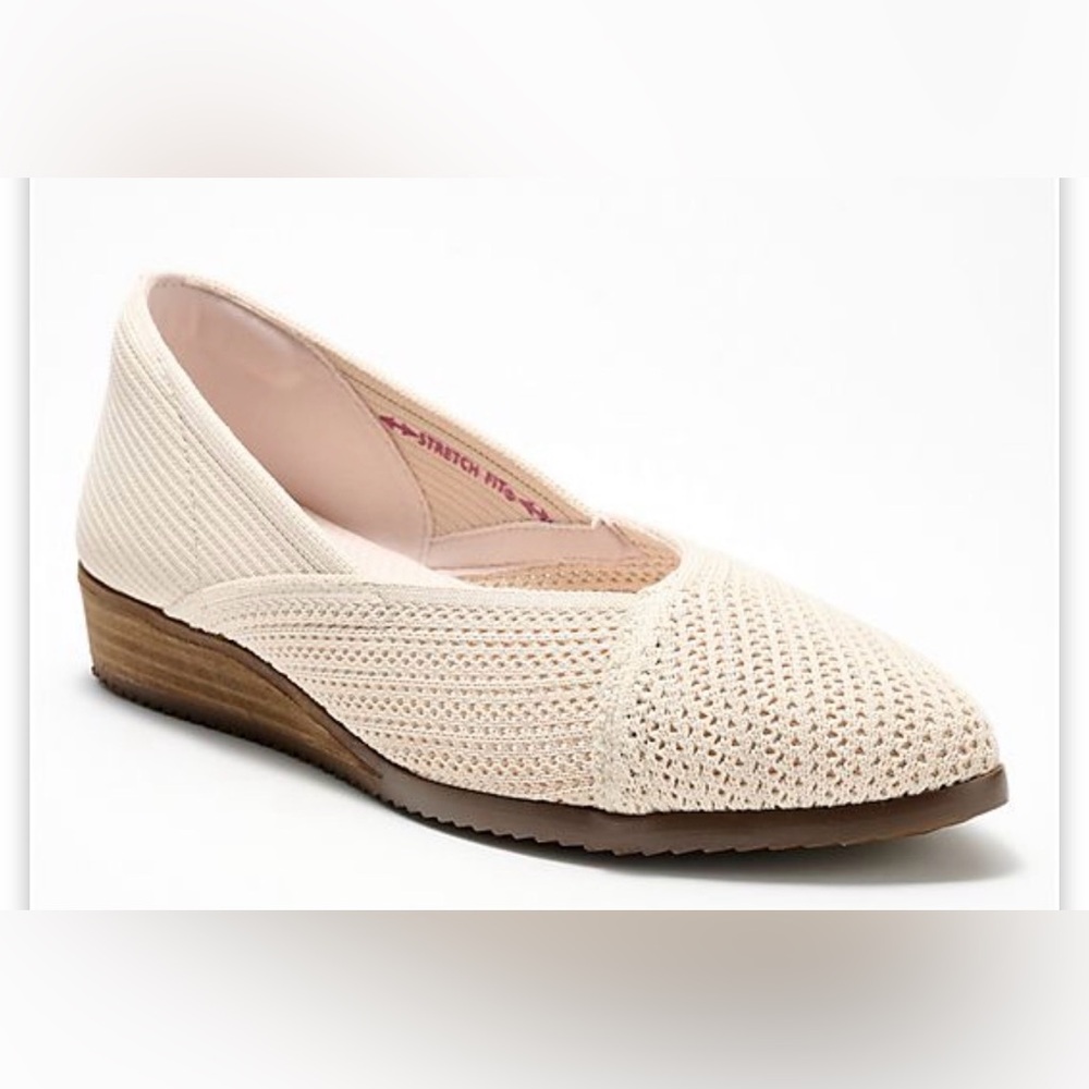 NWOB Skechers Cleo Sawdust Recycled Knit Wedges Sweet Sensation, Natural Size 11
